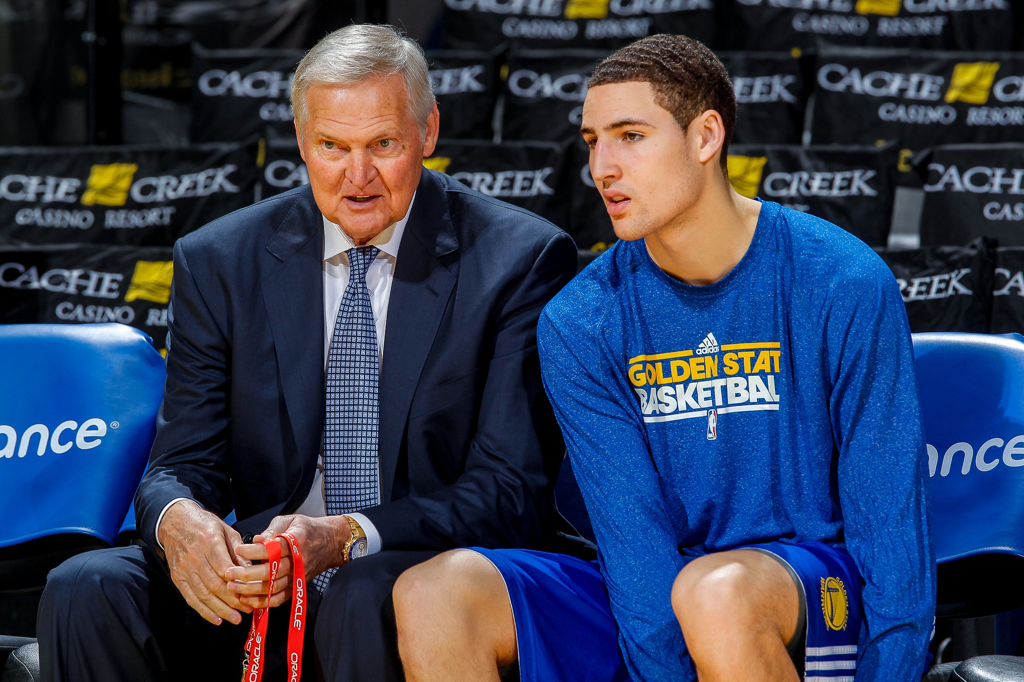 英超积分榜更新：曼城榜首压力加大,（英超最新积分榜：曼城领跑压力加剧）