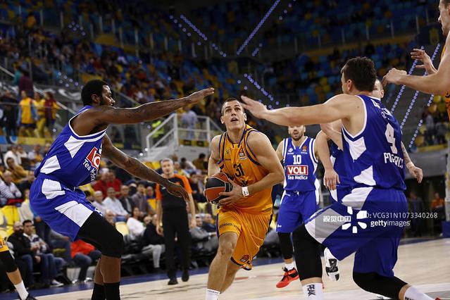 球星单节爆砍20分（巨星单节轰下20分）