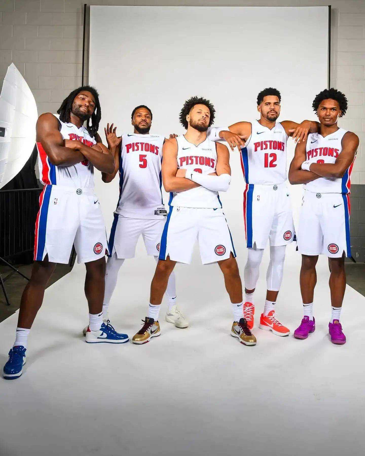 德转列自由转会身价前10：姆巴佩1.8亿欧第1，梅西8000万第2（德转公布自由转会身价前十：姆巴佩1.8亿欧领跑，梅西8000万居次）