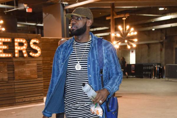 马刺vs奇才前瞻：文班亚马PK萨尔，奇才能否主场爆冷（马刺VS奇才焦点前瞻：文班亚马硬碰萨尔，奇才主场能否爆冷？）