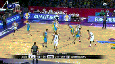 罗马3-1客胜克雷莫内塞登顶意甲，苏莱、埃文-弗格森、利马破门（罗马客场3-1力克克雷莫内塞登顶意甲，苏莱、埃文-弗格森与利马相继破门）