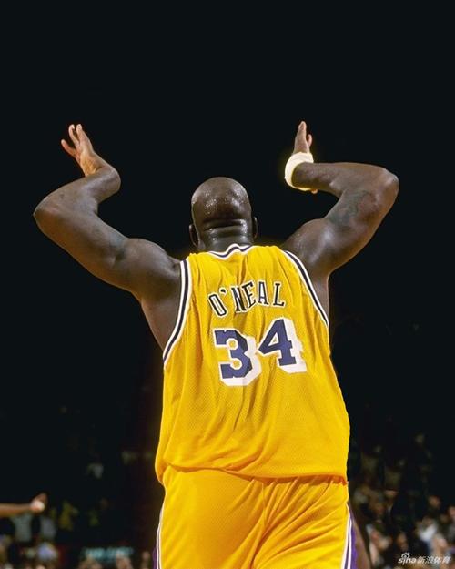 马卡：皇马2025年以零冠黯然收官，是一个充满动荡的体育赛季（马卡：动荡赛季，皇马2025年无冠收场）