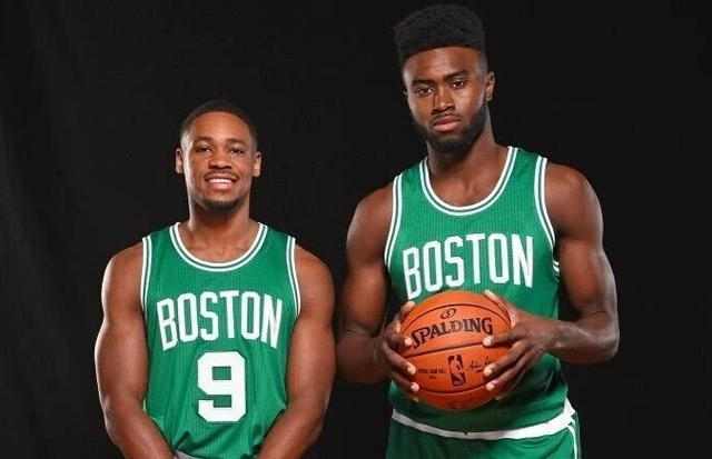 法布雷加斯：我就是我，不一样的烟火（法布雷加斯：做自己，绽放独特光芒）