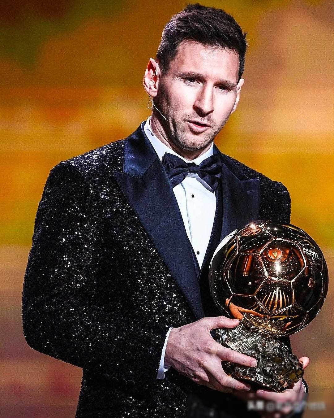 凯尔：阿德耶米被换下完全合理；他今天的行为不对，会被罚款（凯尔：阿德耶米被换下理所应当；他今日举动不当，将遭罚款）