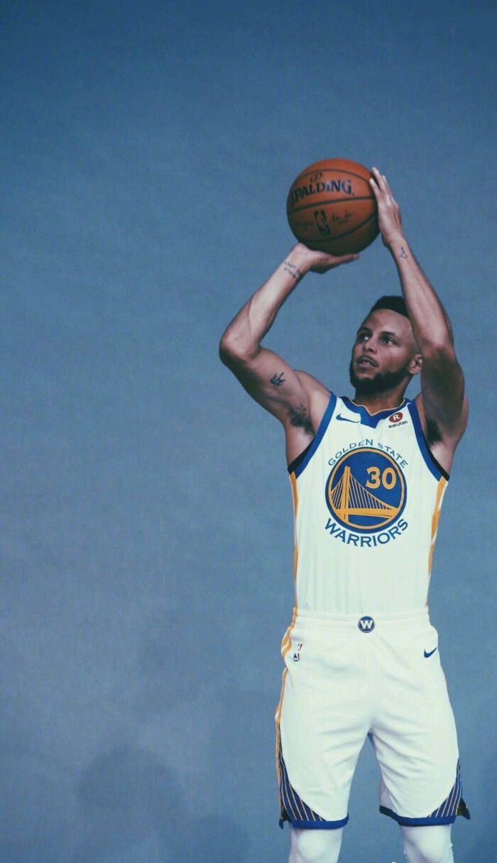 邦奇·威尔斯：篮球场上的传奇人物（邦奇·威尔斯：篮球界的传奇）