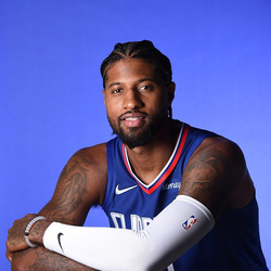 高手踢球都很省力（越是高手，踢球越轻松）