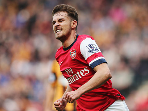 维拉读秒绝杀阿森纳，埃梅里狂奔怒吼庆祝（阿斯顿维拉压哨绝杀阿森纳，埃梅里狂奔咆哮庆祝）