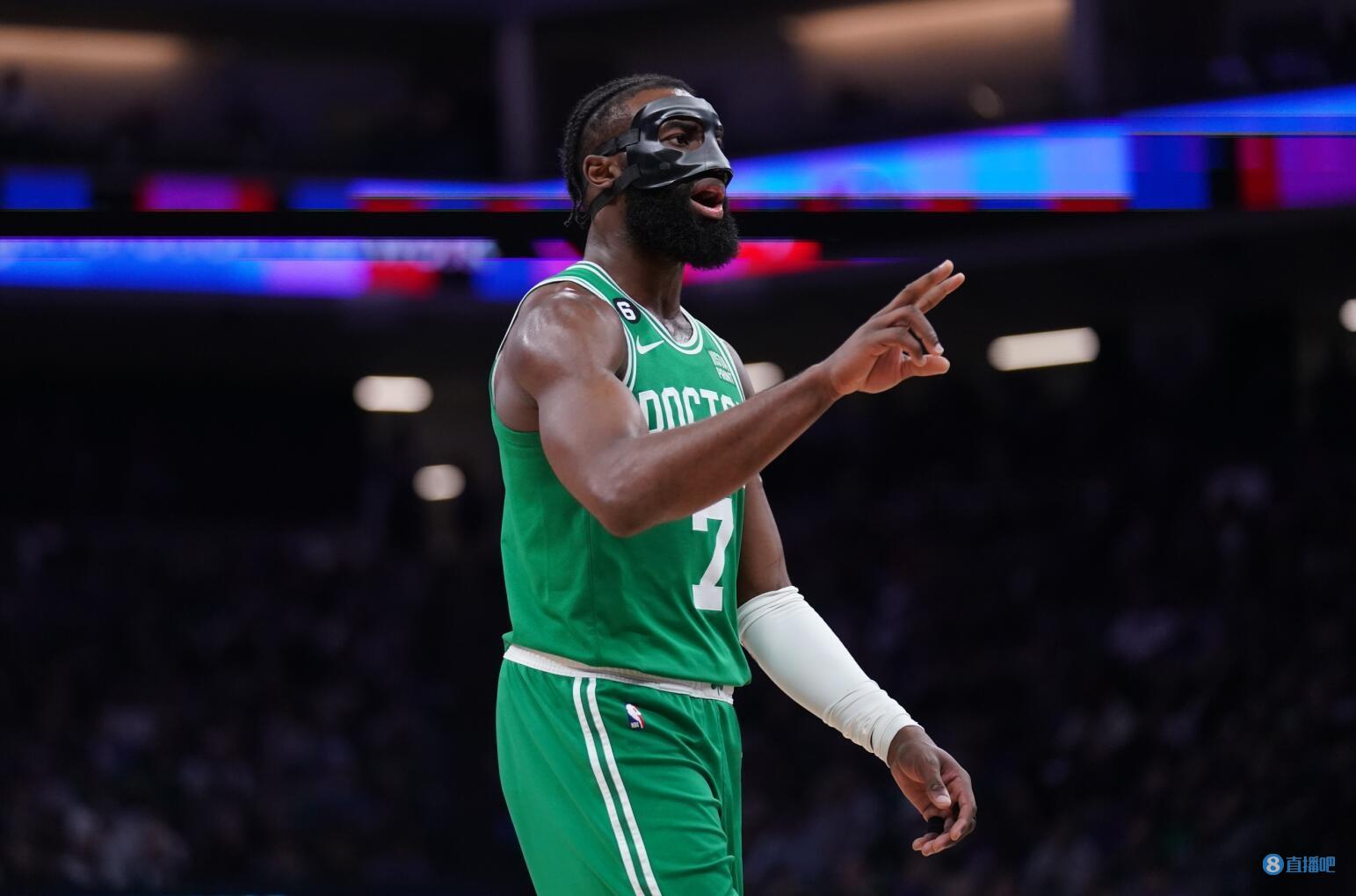 逆天，挪威甲门将点球大战一脚将摆好的球踢走以干扰对方（点球大战现争议：挪威甲门将踢走已摆好皮球干扰对手）